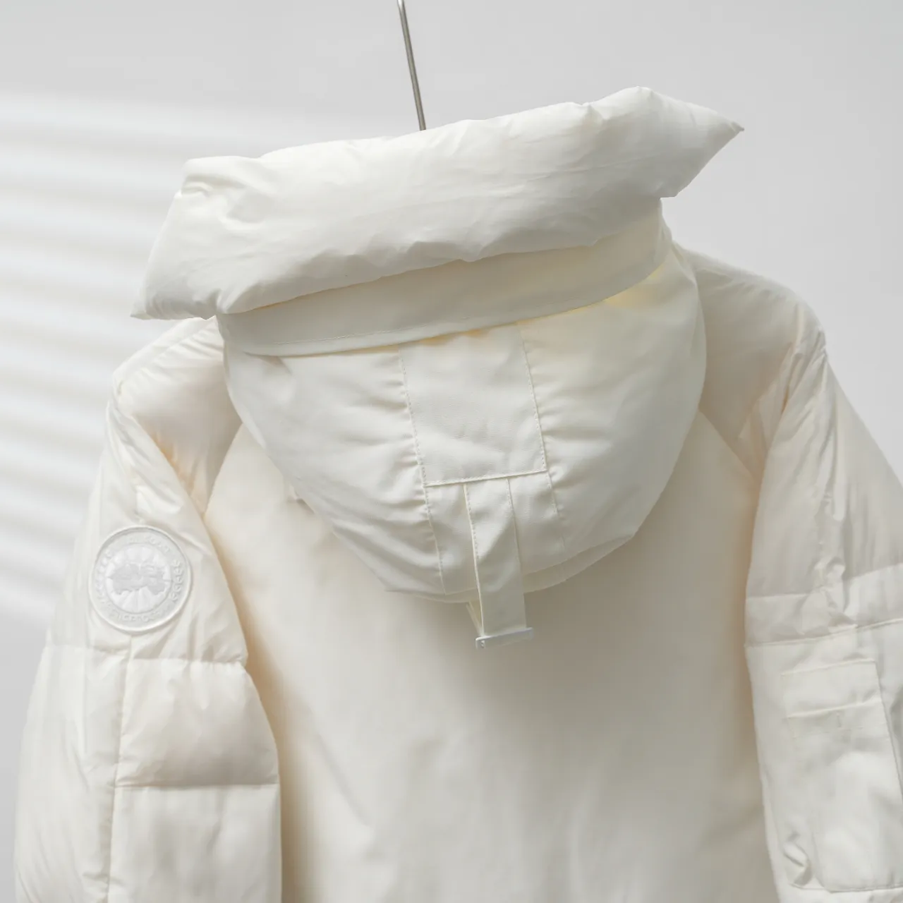 P840 CANADA GOOSE丨Canada Goose 2056 Soft Sleeve Pilot Hooded Down Jacket Color: White Size: XXS-XXL